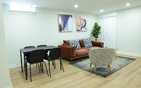 Spacious 2-Bed-Room Near Yonge & Major Mackenzie