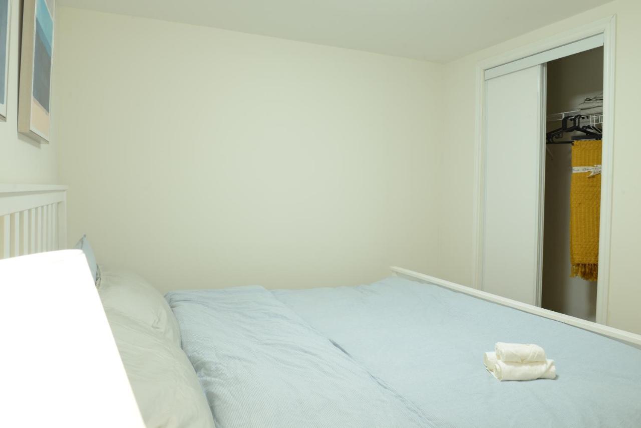Spacious 2-Bed-Room Near Yonge & Major Mackenzie Richmond Hill Exterior photo