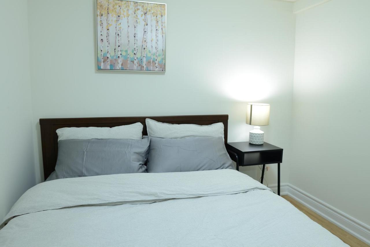 Spacious 2-Bed-Room Near Yonge & Major Mackenzie Richmond Hill Exterior photo
