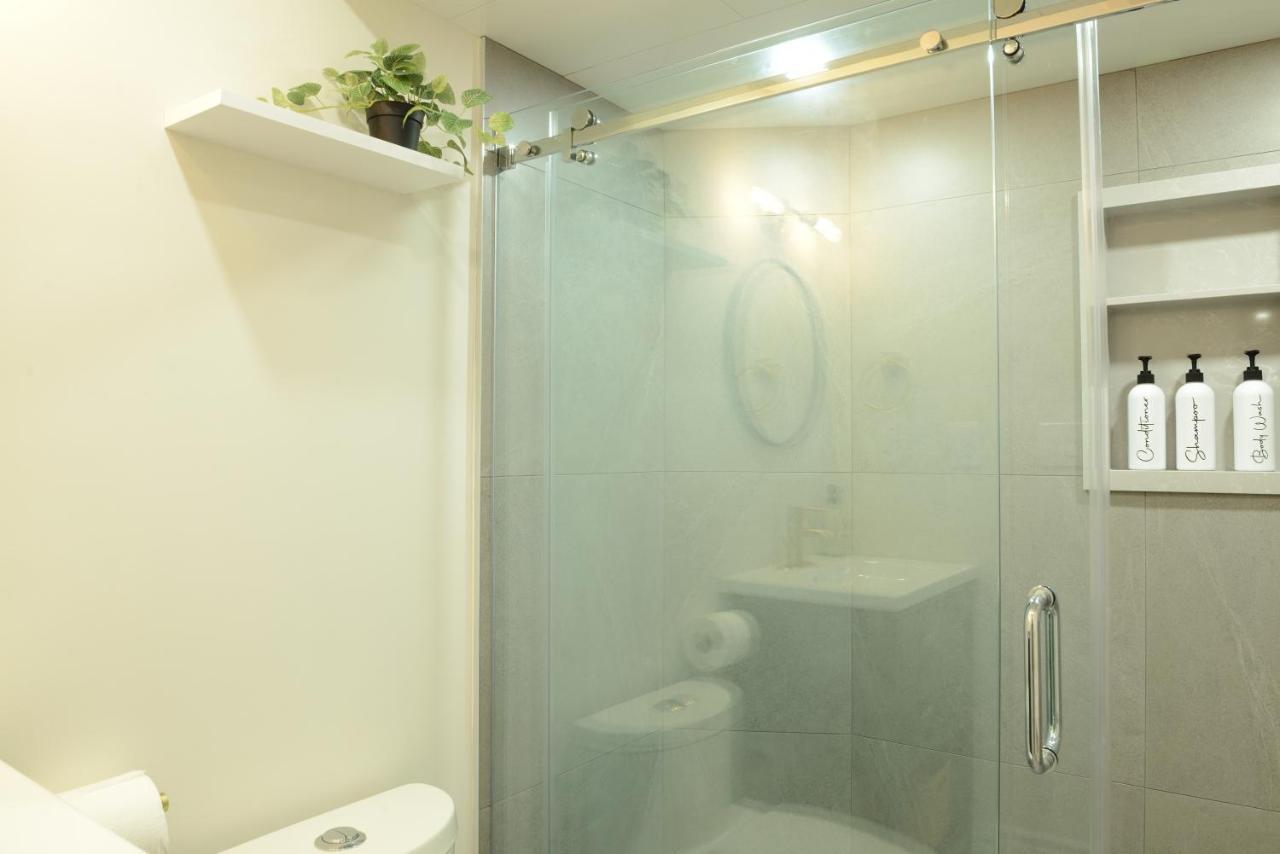 Spacious 2-Bed-Room Near Yonge & Major Mackenzie Richmond Hill Exterior photo
