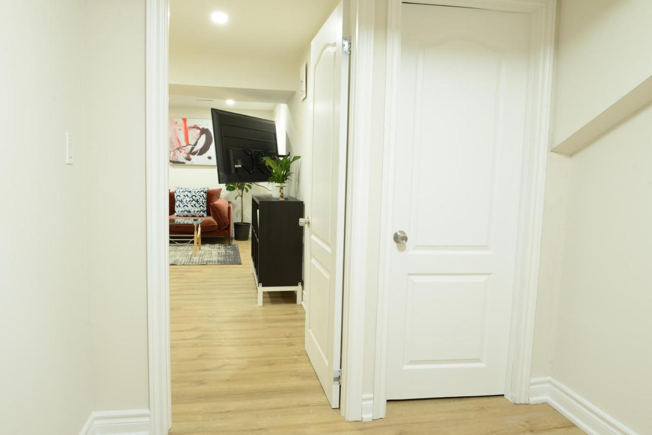 Spacious 2-Bed-Room Near Yonge & Major Mackenzie Richmond Hill Exterior photo