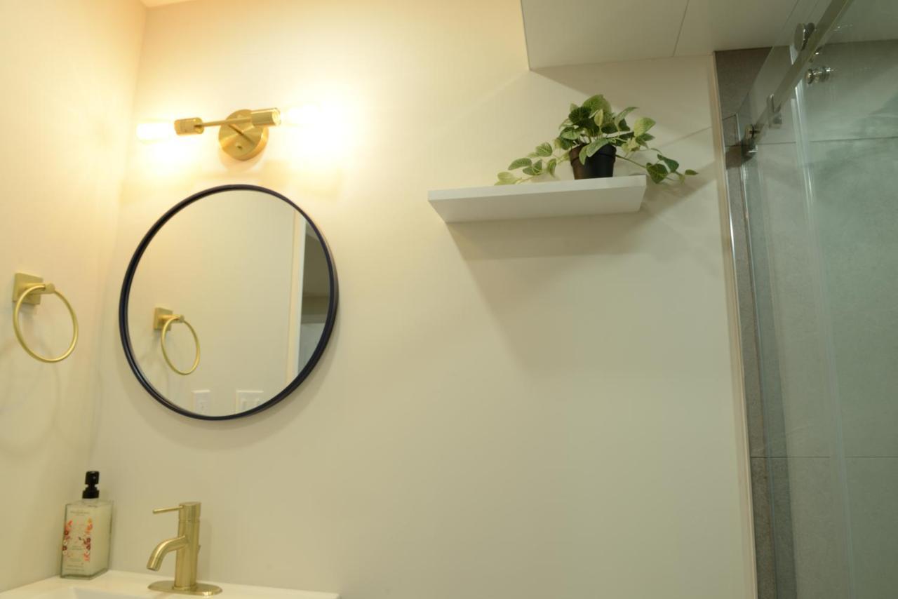 Spacious 2-Bed-Room Near Yonge & Major Mackenzie Richmond Hill Exterior photo